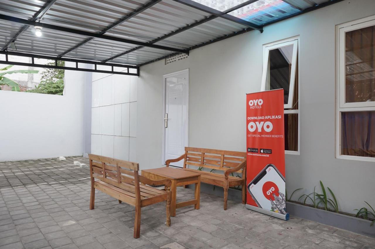 Super Oyo 90033 Dehome Family Melati Bagian luar foto